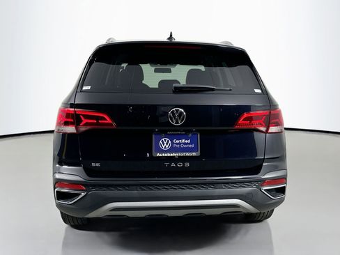 Certified 2022 Volkswagen Taos SE image 6