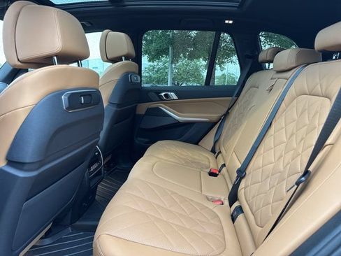 Certified 2025 BMW X5 xDrive40i w/ M Sport Package AWD/4WD image 14