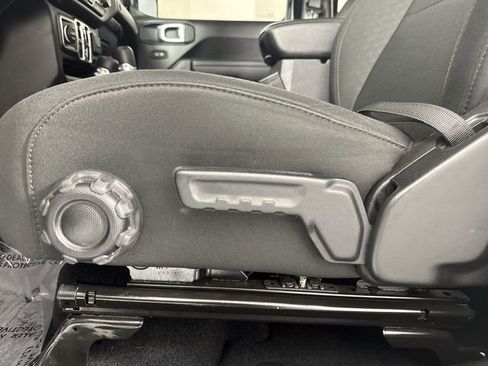 Used 2023 Jeep Gladiator Willys image 21