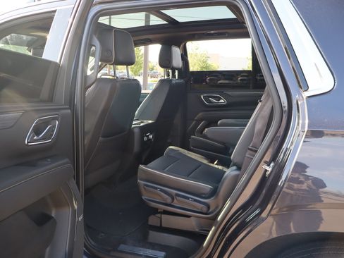 Used 2023 GMC Yukon SLT AWD/4WD image 24