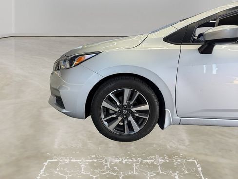 Used 2022 Nissan Versa SV FWD image 14