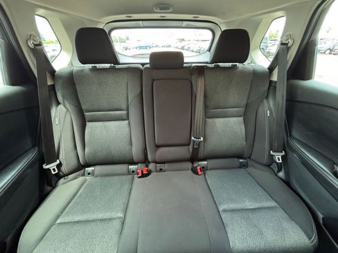 Used 2025 Nissan Rogue SV FWD image 40