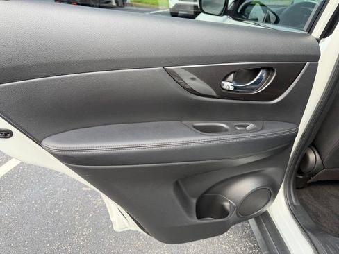 Used 2020 Nissan Rogue S w/ Special Edition Package FWD image 33