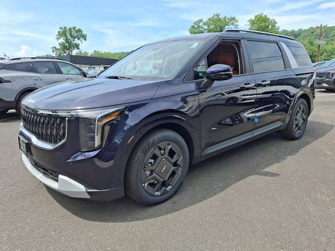 New 2026 Kia Carnival EX FWD image 3