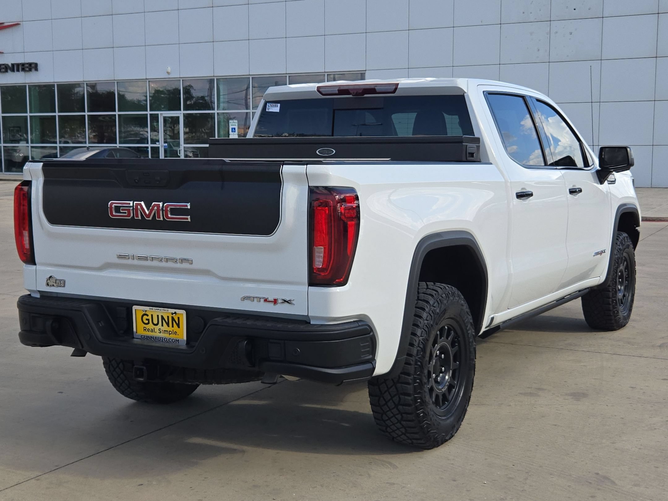 Certified 2025 GMC Sierra 1500 AT4X w/ AT4X AEV Edition AWD/4WD image 3