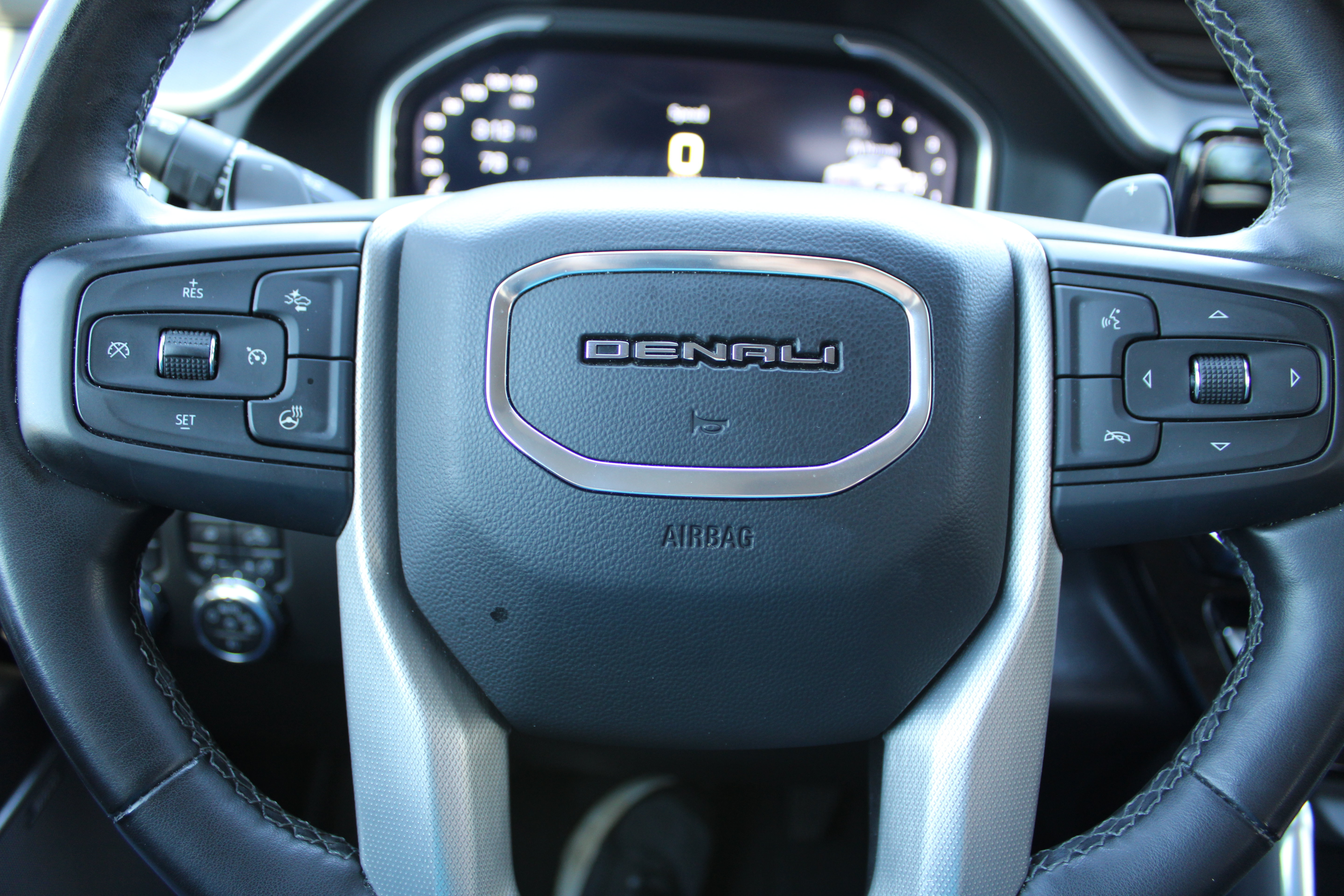 Used 2023 GMC Sierra 1500 Denali w/ Denali Reserve Package AWD/4WD image 18