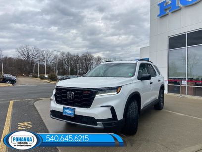 New 2025 Honda Pilot TrailSport