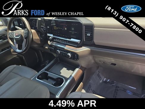 Used 2024 GMC Sierra 2500 SLT w/ SLT Premium Package AWD/4WD image 9