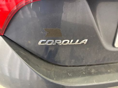 Used 2014 Toyota Corolla LE FWD image 12