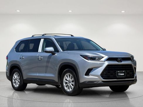 Used 2025 Toyota Grand Highlander AWD image 7