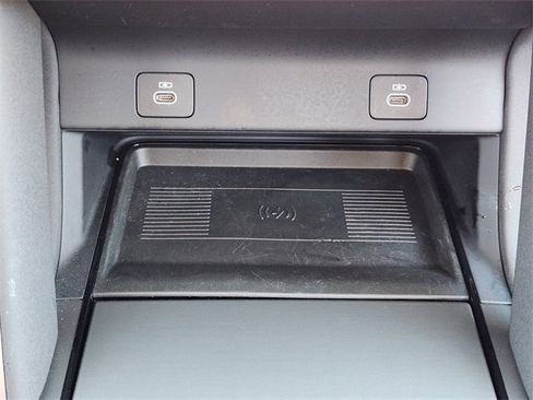 Used 2025 Land Rover Discovery Sport S image 18