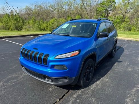 Used 2017 Jeep Cherokee Altitude image 7