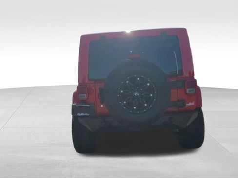 Used 2015 Jeep Wrangler Unlimited Sahara w/ Connectivity Group image 7