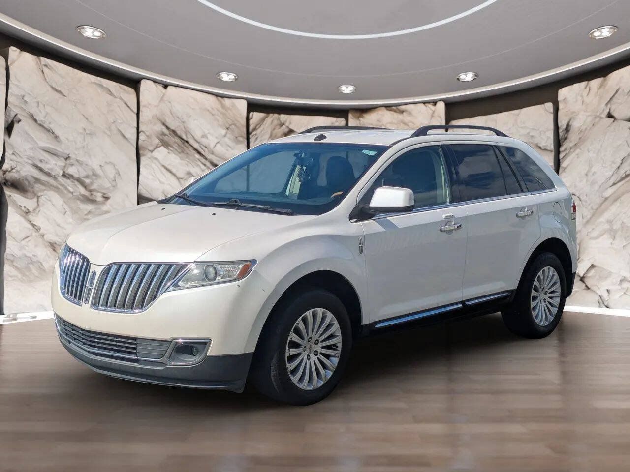 Used 2011 Lincoln MKX 2WD w/ Wood Pkg image 1