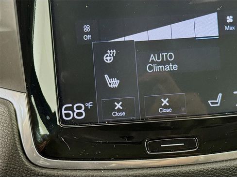 Used 2019 Volvo XC90 T6 Momentum AWD/4WD image 22