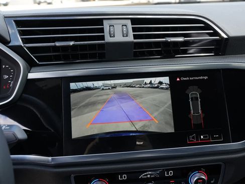 Used 2025 Audi Q3 2.0T Premium image 14