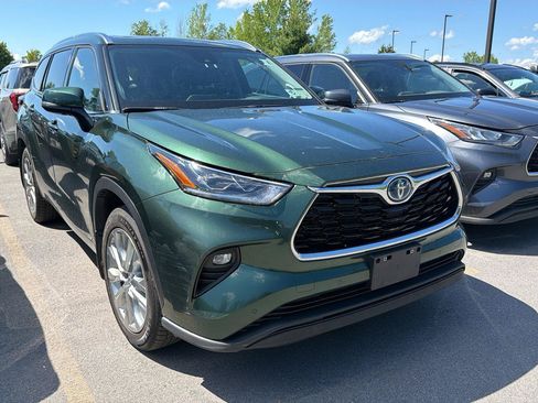 Used 2023 Toyota Highlander Limited AWD/4WD image 25