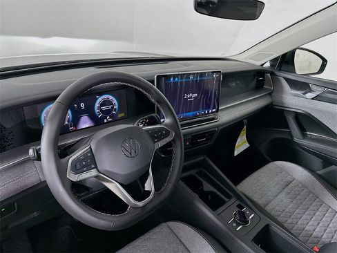 New 2025 Volkswagen Tiguan S image 10
