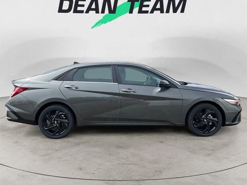 New 2026 Hyundai Elantra SEL Sport Premium FWD image 8