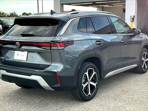 New 2026 Volkswagen Tiguan SE image 5