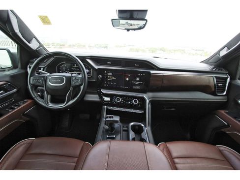 Used 2024 GMC Sierra 1500 Denali Ultimate AWD/4WD image 9