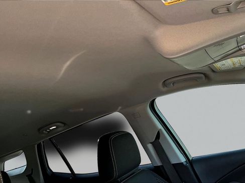 Used 2020 GMC Terrain SLE w/ Driver Convenience Package image 28