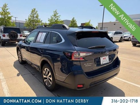 Used 2025 Subaru Outback Premium AWD/4WD image 4