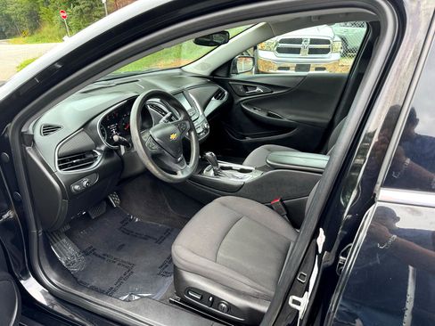 Used 2017 Chevrolet Malibu LT image 10