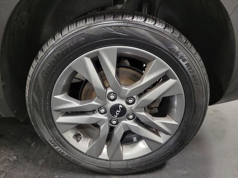 Used 2023 Kia Seltos S image 9