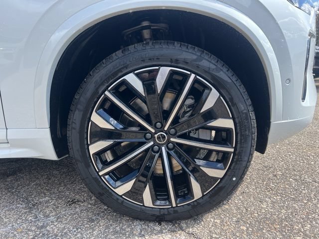 New 2026 Volvo XC90 T8 Plus w/ Protection Package Premier AWD/4WD image 9