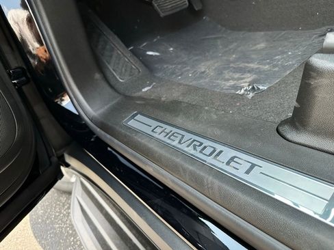 New 2025 Chevrolet Suburban Premier image 24