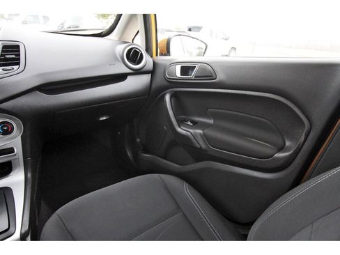 Used 2016 Ford Fiesta SE image 13