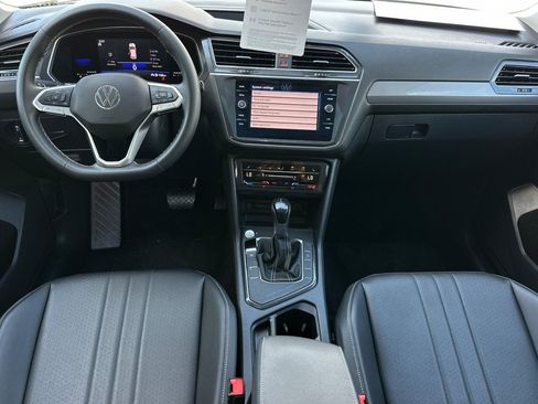Used 2023 Volkswagen Tiguan SE w/ Panoramic Sunroof Package FWD image 13