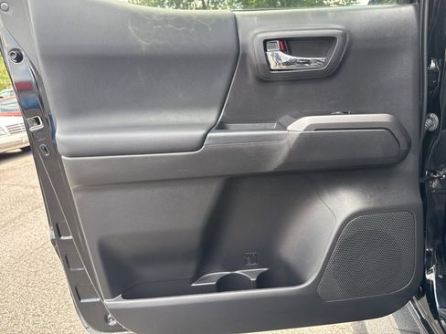 Used 2023 Toyota Tacoma TRD Off-Road image 45