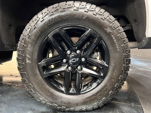 Used 2024 Chevrolet Silverado 1500 LT Trail Boss w/ LT Trail Boss Premium Package image 31
