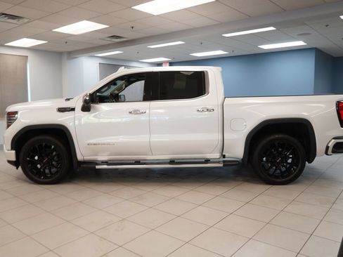 Used 2023 GMC Sierra 1500 Denali AWD/4WD image 2