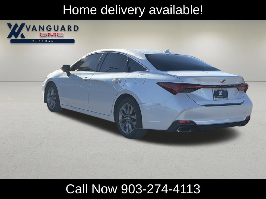 Used 2020 Toyota Avalon XLE w/ Moonroof Package FWD image 4
