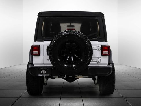 Used 2018 Jeep Wrangler Unlimited Sport S AWD/4WD image 9