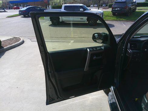 Used 2023 Toyota 4Runner Limited image 17