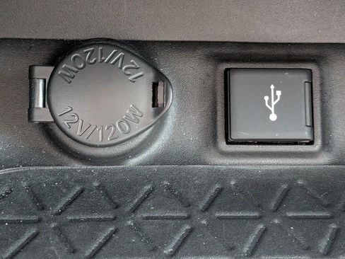 Used 2021 Toyota RAV4 XLE Premium FWD image 30