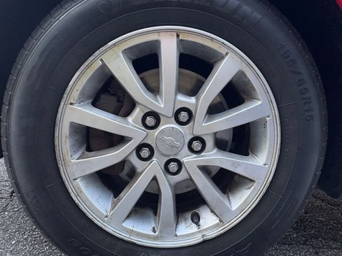 Used 2017 Chevrolet Sonic LT image 31