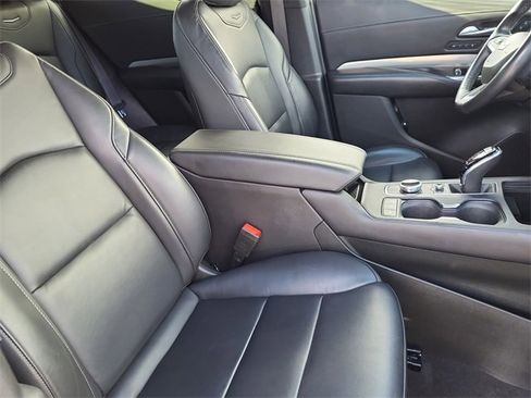 Used 2023 Cadillac XT4 Premium Luxury image 16