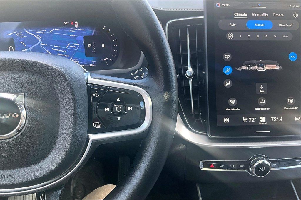 Certified 2026 Volvo XC90 B6 Plus AWD/4WD image 28