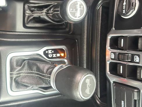 Used 2022 Jeep Wrangler Unlimited Sahara w/ Cold Weather Group AWD/4WD image 35