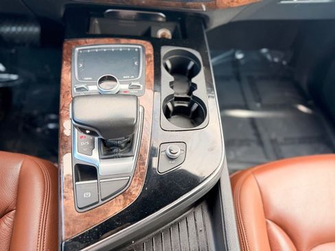 Used 2017 Audi Q7 3.0T Premium Plus image 24