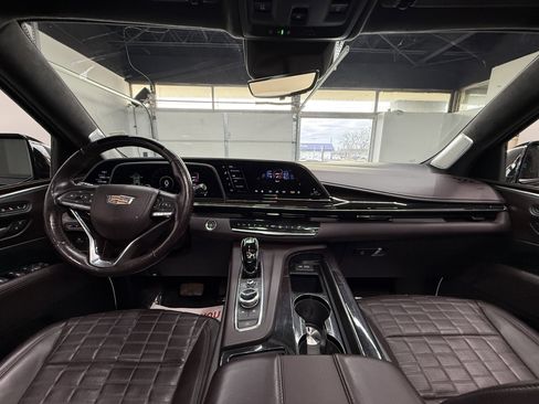 Used 2023 Cadillac Escalade ESV Sport Platinum w/ LPO, ONYX Package image 15