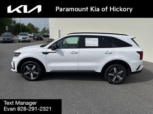 Used 2022 Kia Sorento EX FWD image 4