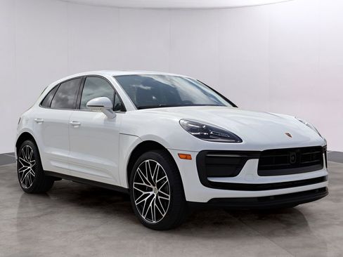 New 2026 Porsche Macan AWD/4WD image 9