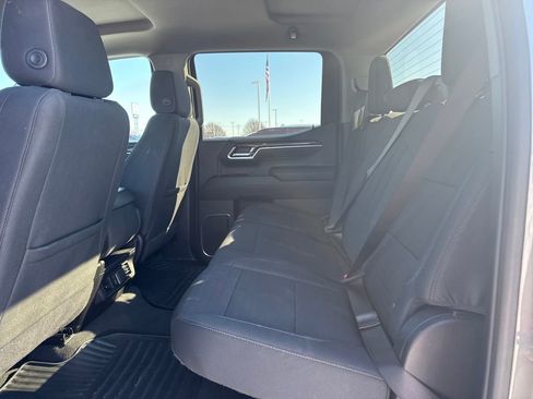 Used 2025 Chevrolet Silverado 1500 LT image 13