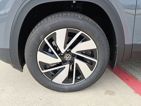 New 2026 Volkswagen Atlas SE image 6